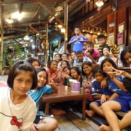 Appartamento Ban Mae Arom Amphawa Esterno foto