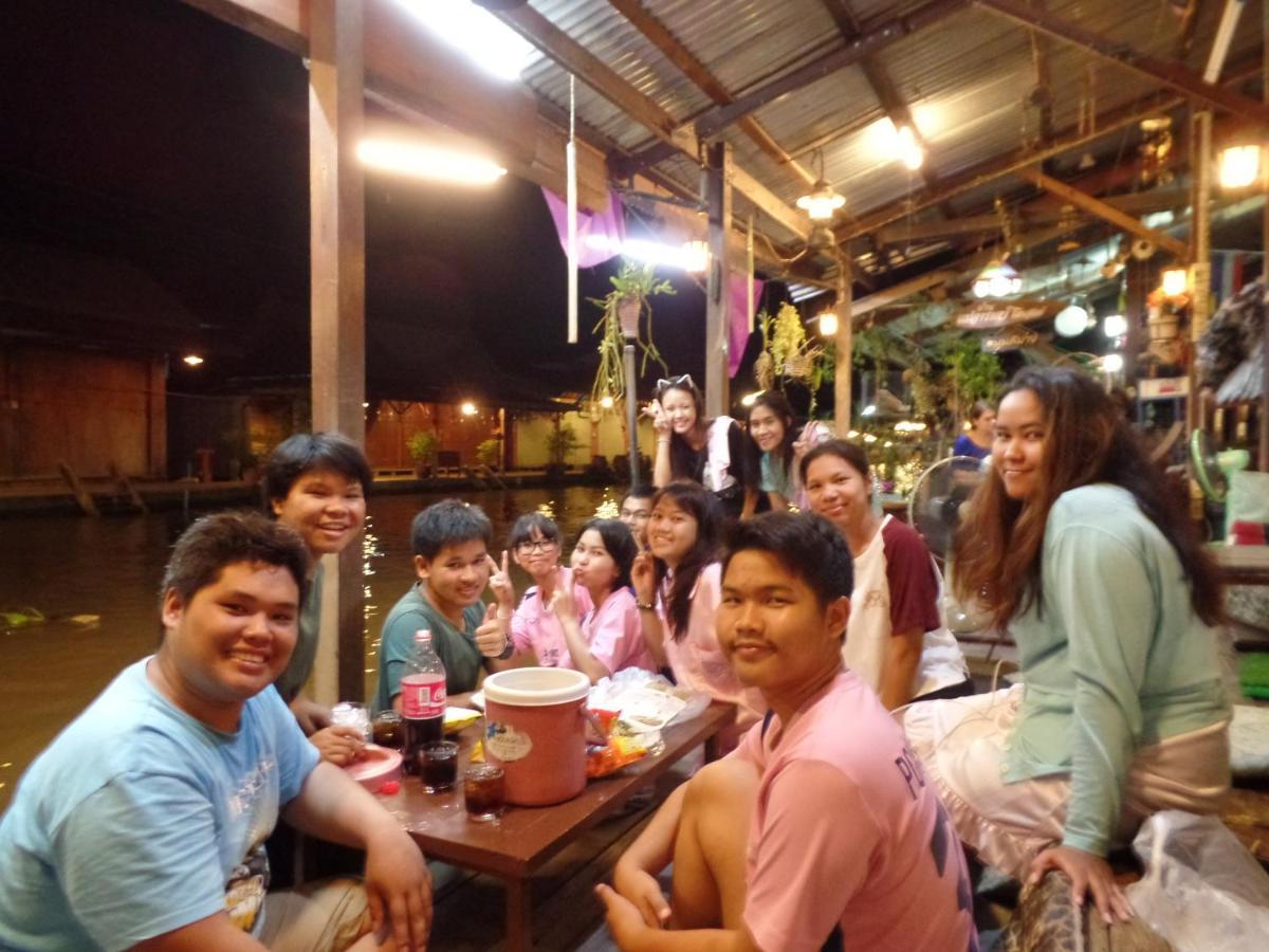 Appartamento Ban Mae Arom Amphawa Esterno foto