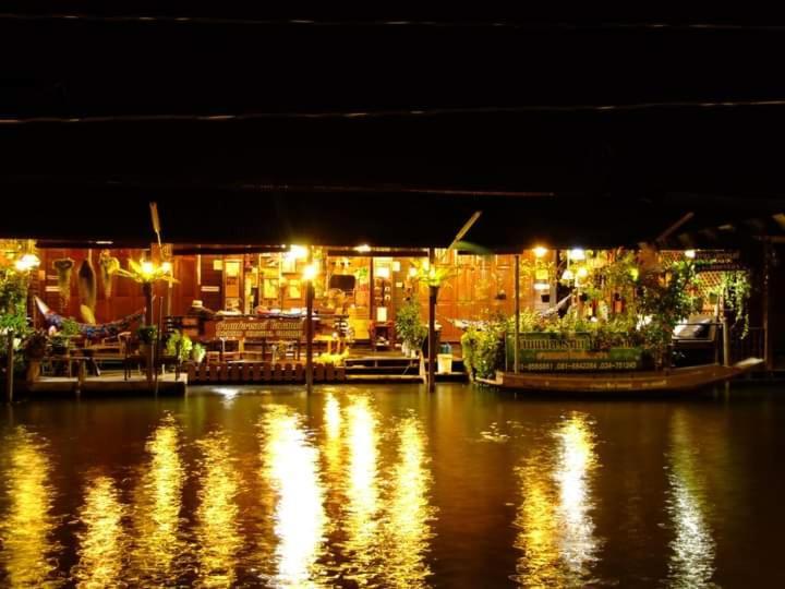 Appartamento Ban Mae Arom Amphawa Esterno foto