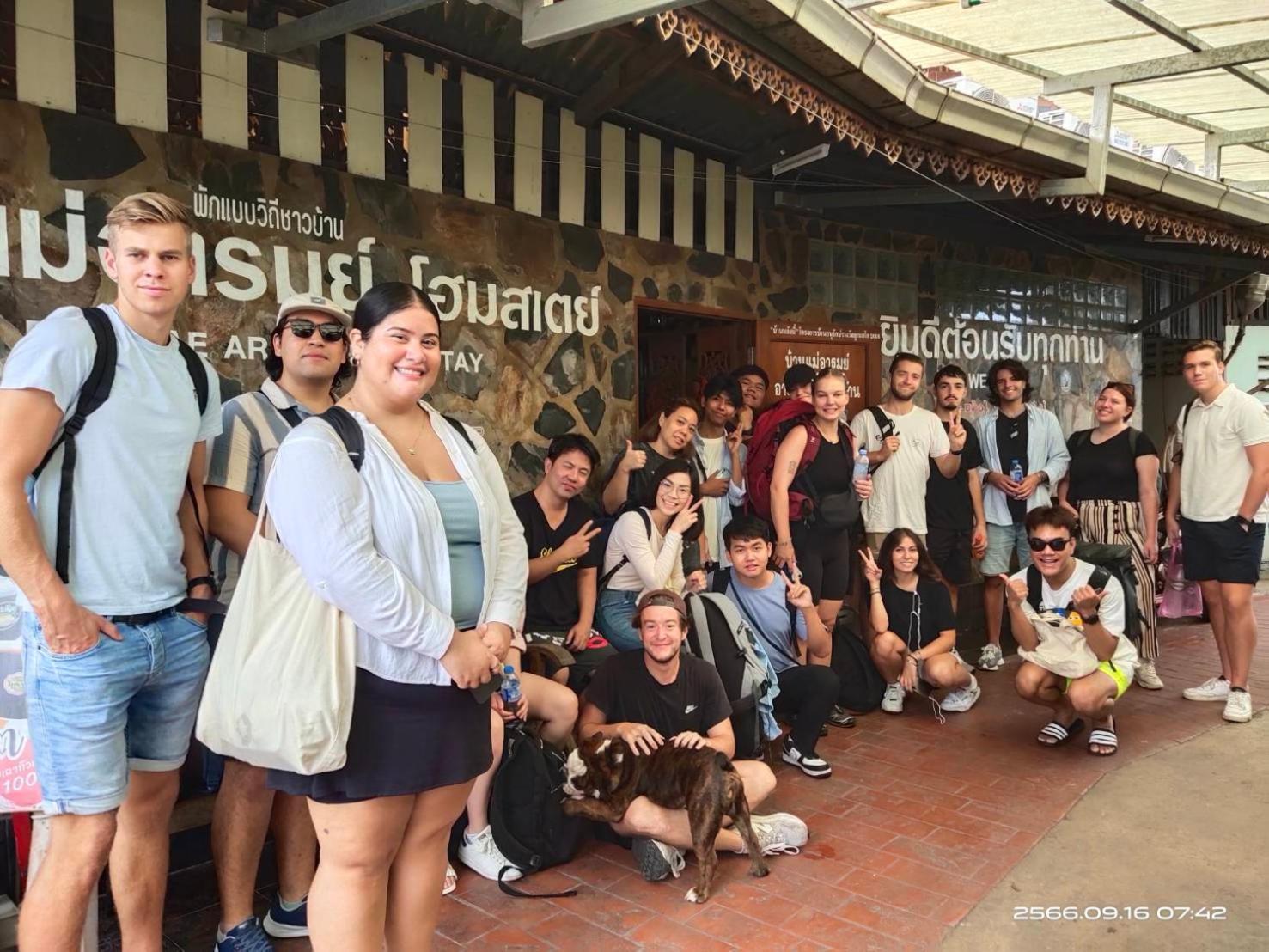 Appartamento Ban Mae Arom Amphawa Esterno foto