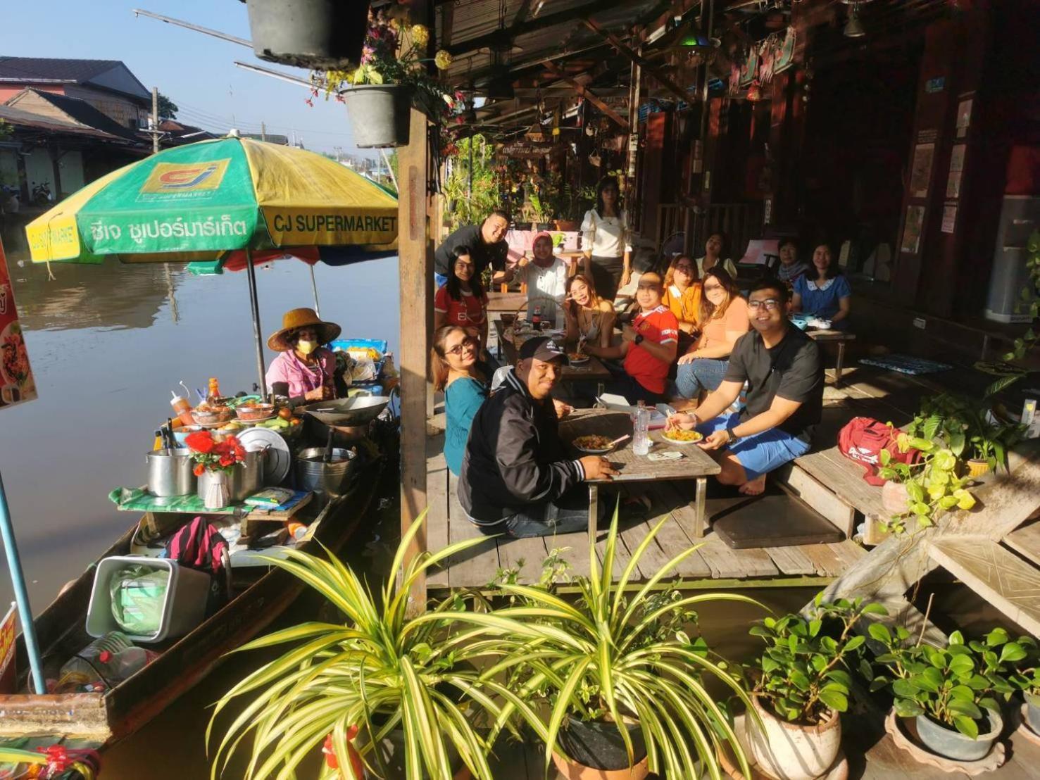 Appartamento Ban Mae Arom Amphawa Esterno foto