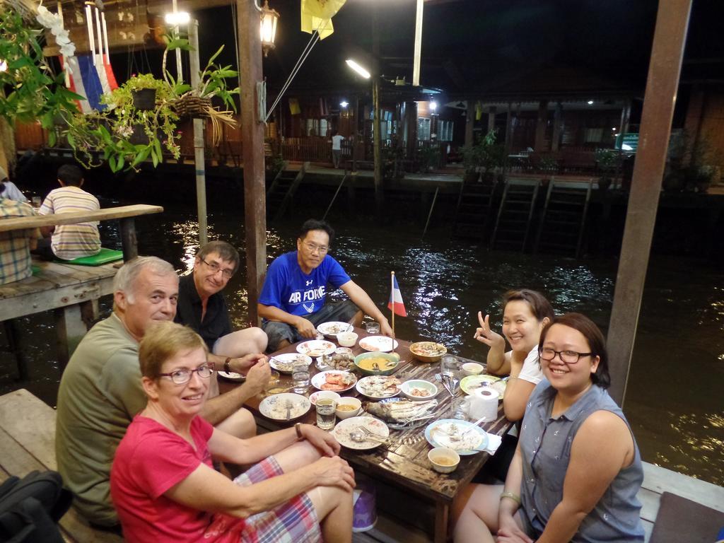 Appartamento Ban Mae Arom Amphawa Esterno foto
