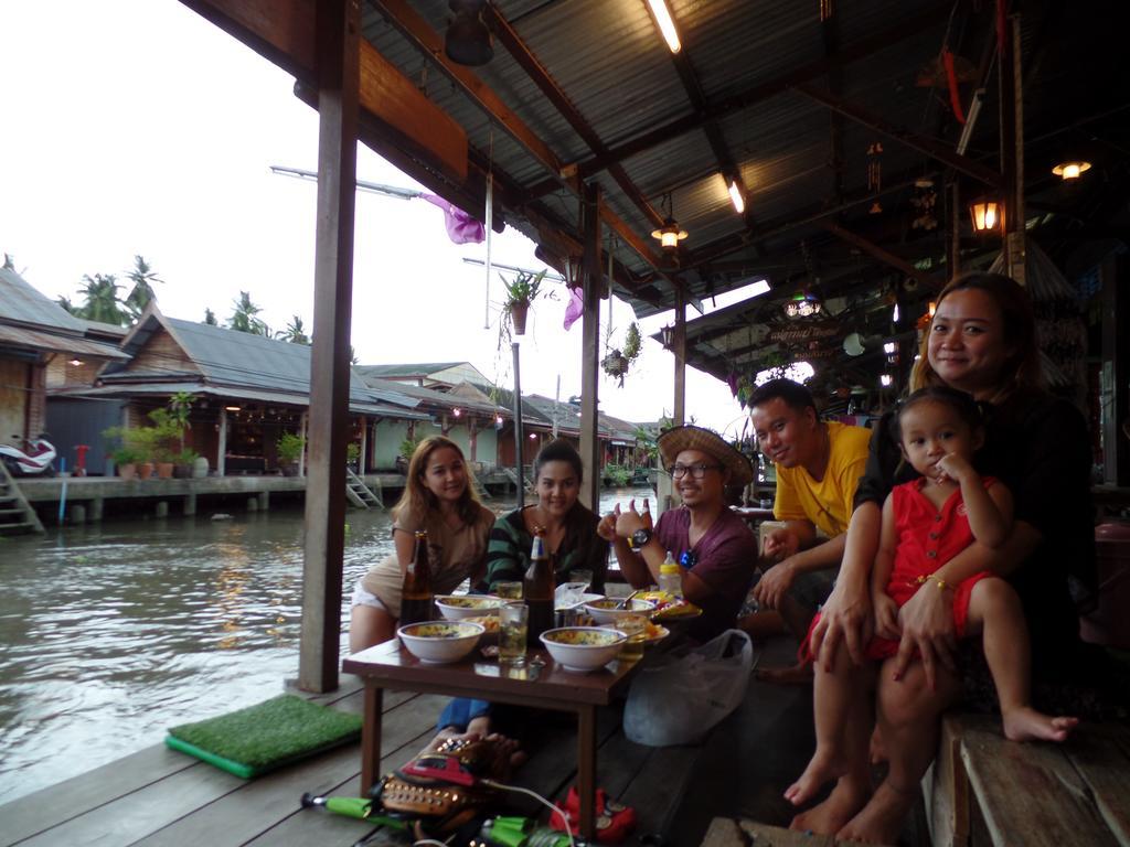 Appartamento Ban Mae Arom Amphawa Esterno foto