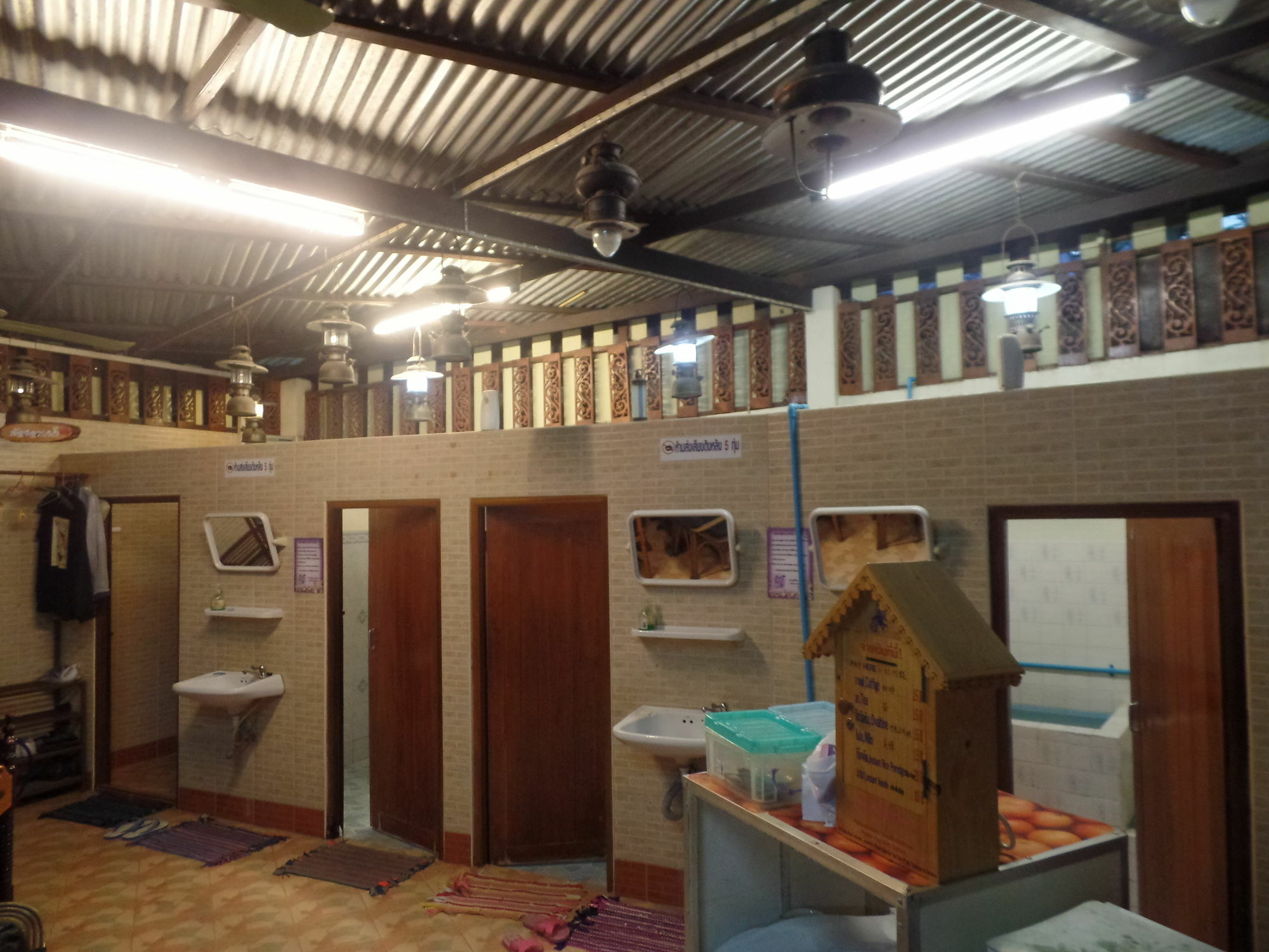 Appartamento Ban Mae Arom Amphawa Esterno foto