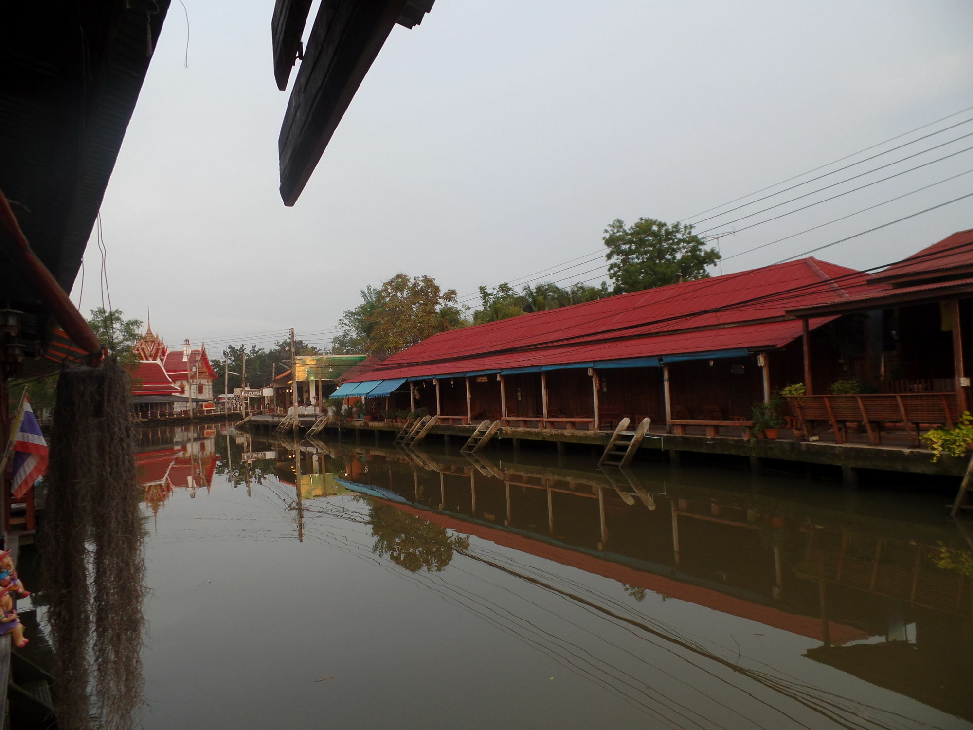 Appartamento Ban Mae Arom Amphawa Esterno foto