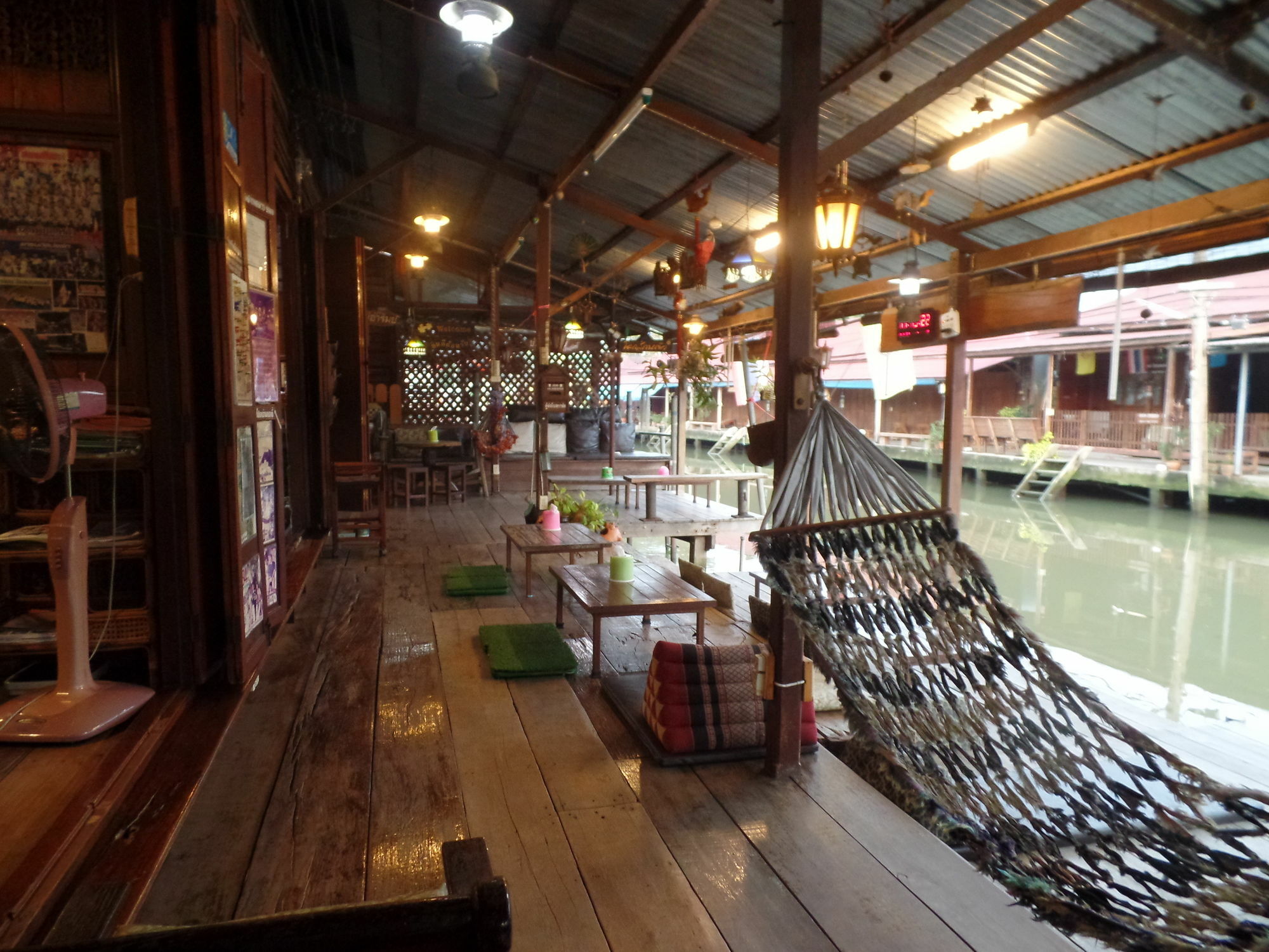 Appartamento Ban Mae Arom Amphawa Esterno foto